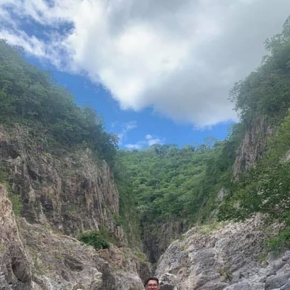 Meet your Posher, Carlos - Picture 1 of 1